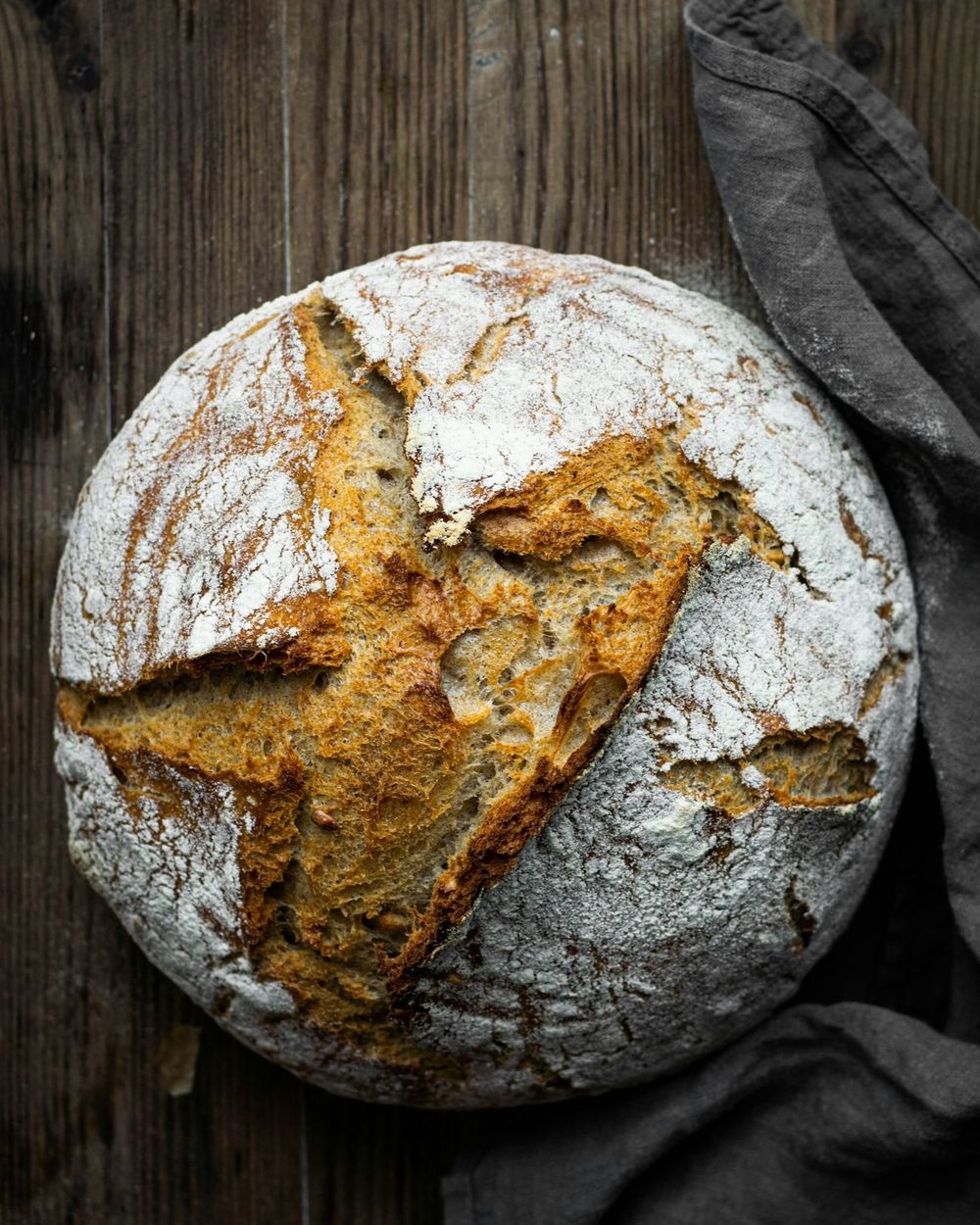 Хөрөнгөний талх / sourdough bread
